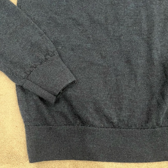 [L]Calvin Klein Deep Blue Extra Fine Merino V-Neck Men Sweater-EUC - Picture 2 of 7